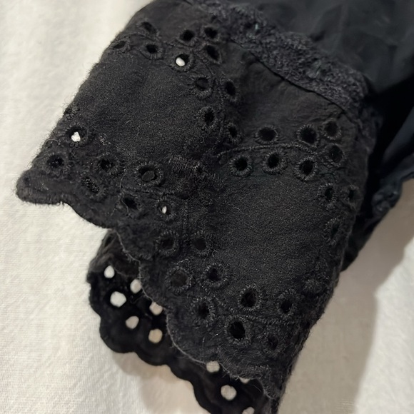 Square neck lace trimmed blouse - Picture 3 of 8